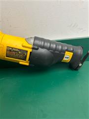 DeWalt DC385 18V Cordless Variable Speed Reciprocating Saw W/ Battery